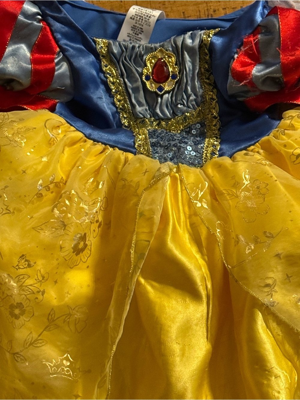 Disney Snow White Princess Dress with Shoes - Picture 2 of 4